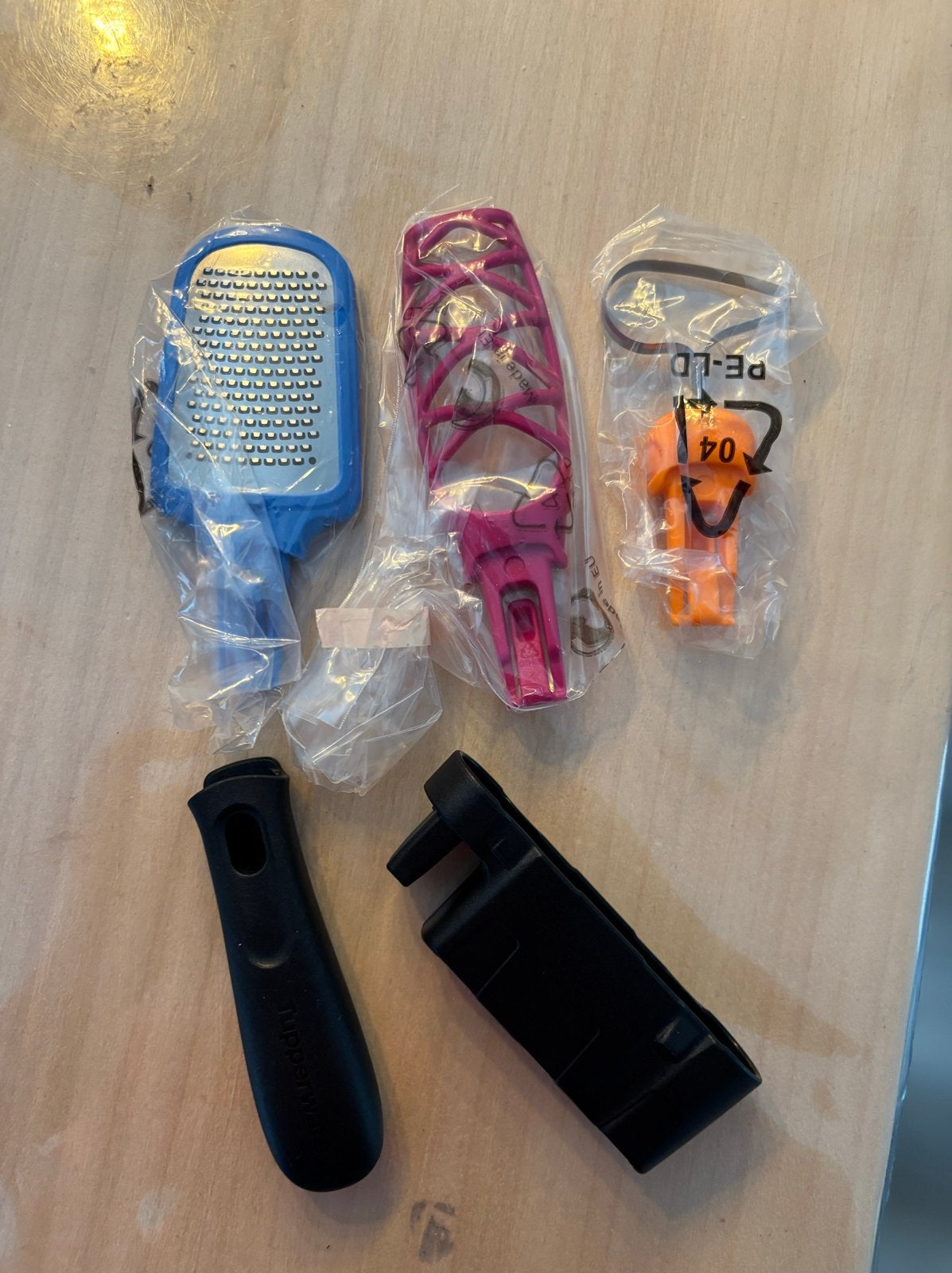 Tupperware Klick-Trio set met rasp, garde en ontpitter, Ophalen of Verzenden, Nieuw, Blauw, Overige typen