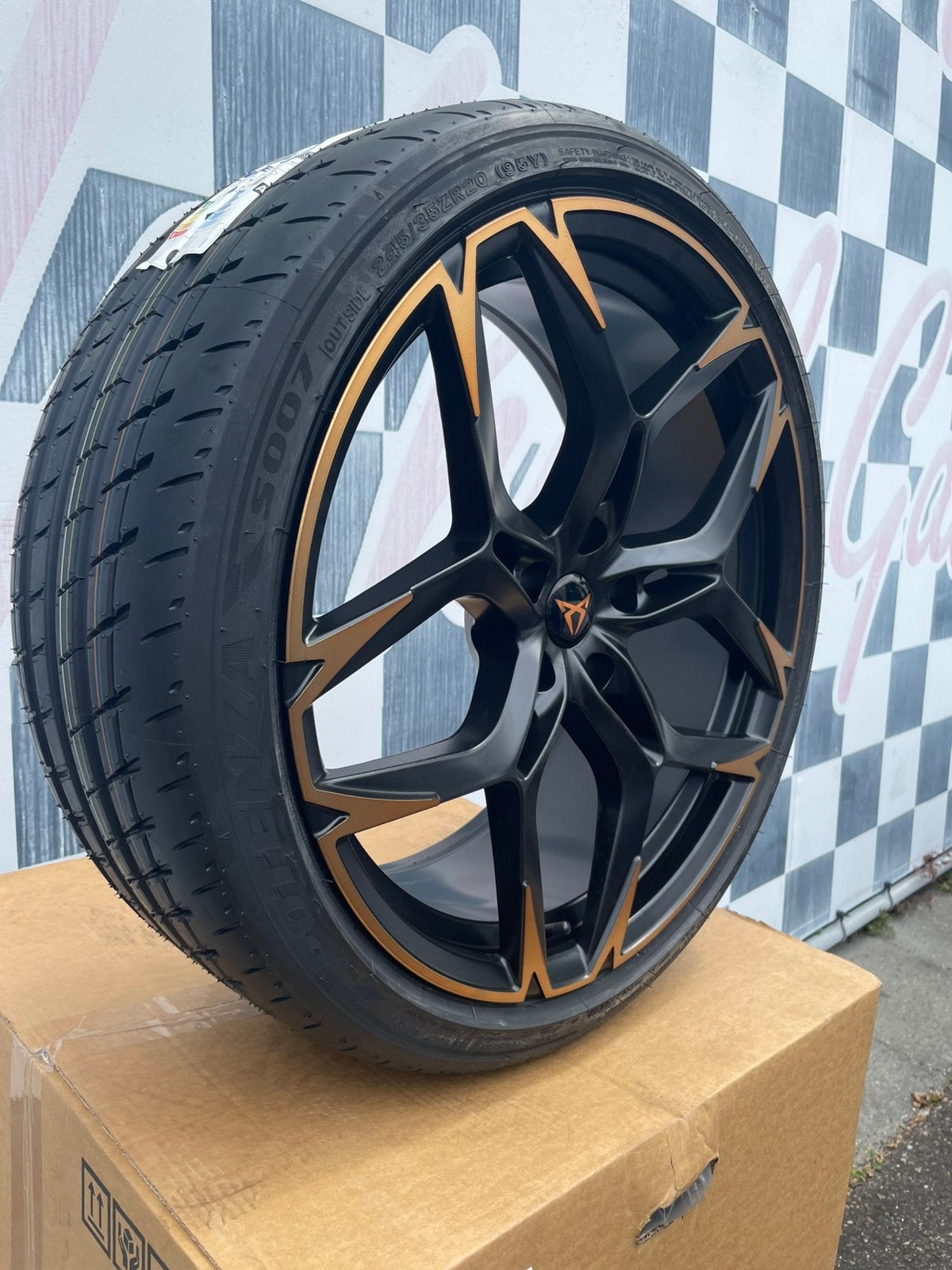 20” Cupra Formentor velgen 5x112 + bridgestone 245 35 20, Auto-onderdelen, Banden en Velgen, 245 mm, Banden en Velgen, Nieuw, Ophalen of Verzenden