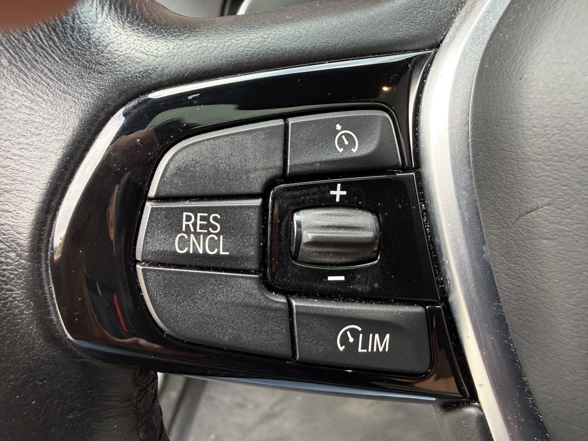 Foto 17 van BMW 5 Serie Touring 520i High Executive Sport Line