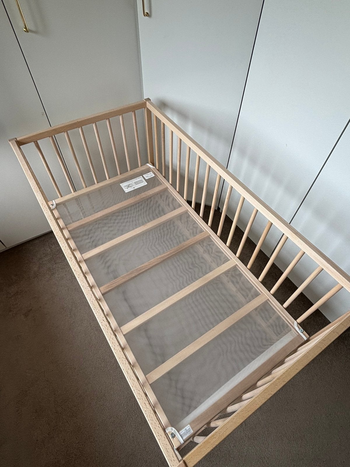 Nieuw baby/kind bedje te koop, Ophalen of Verzenden, Zo goed als nieuw, Minder dan 140 cm, Matras