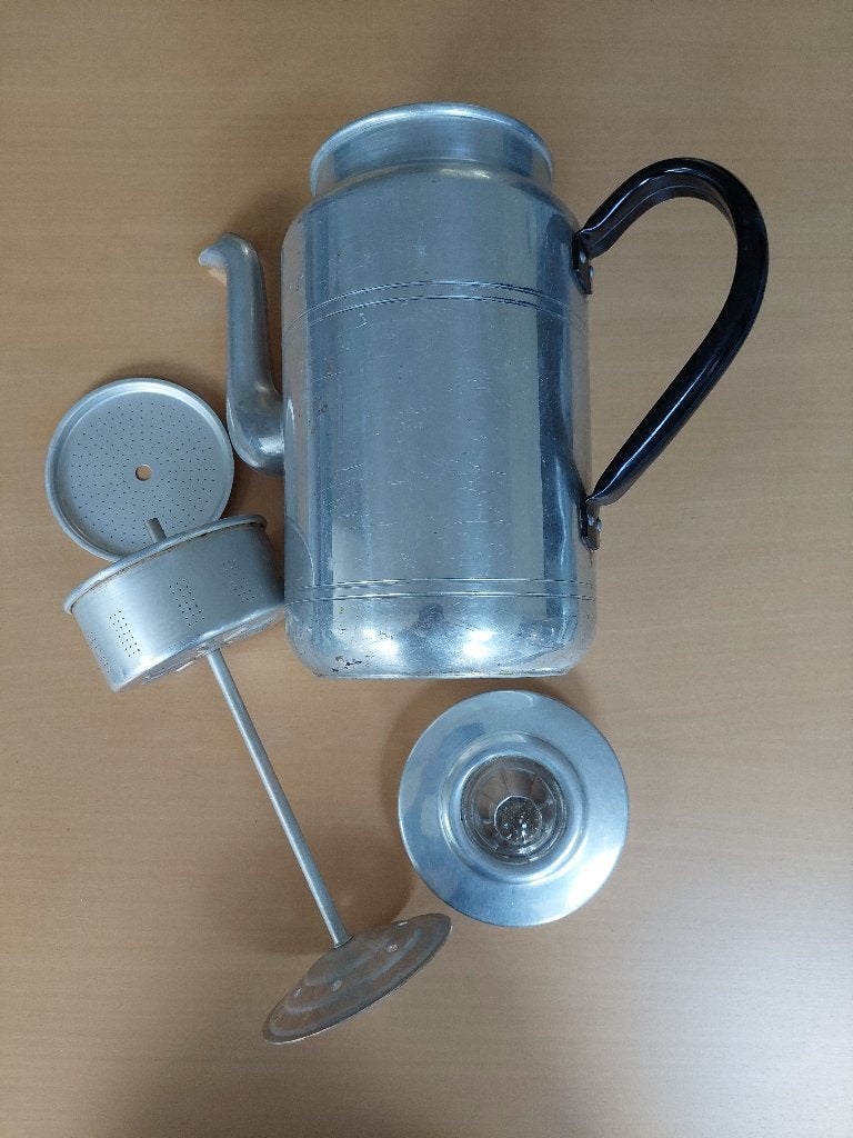 Vintage coffee percolator. Aluminium koffie/pruttelpot., Ophalen