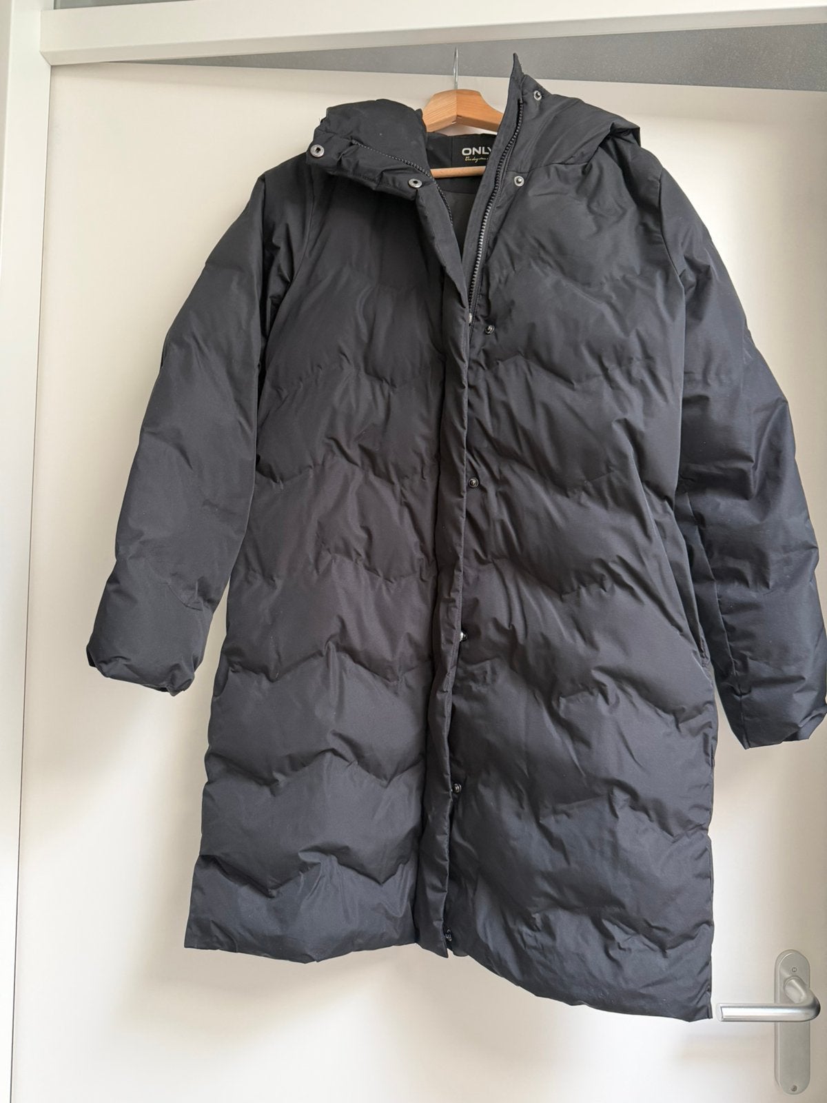 Puffer jacket only, Kleding | Dames, Jassen | Winter, Ophalen of Verzenden, Zo goed als nieuw, Maat 38/40 (M), Zwart
