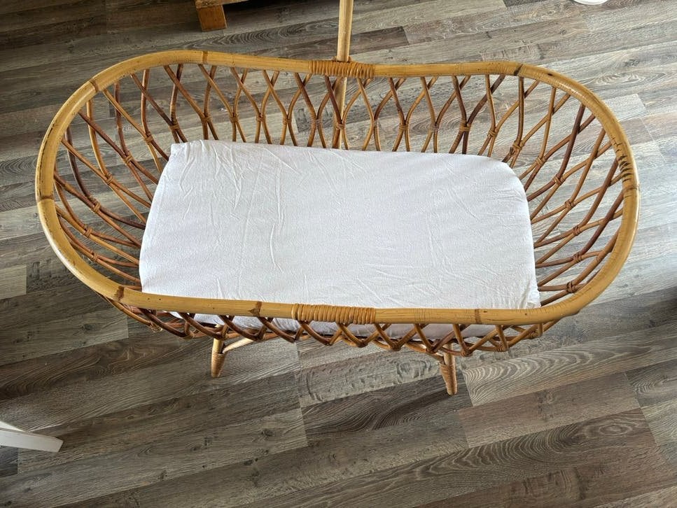 Vintage/Antiek Rotan Wiegje met Hemeltje, Ophalen, Gebruikt, Wieg