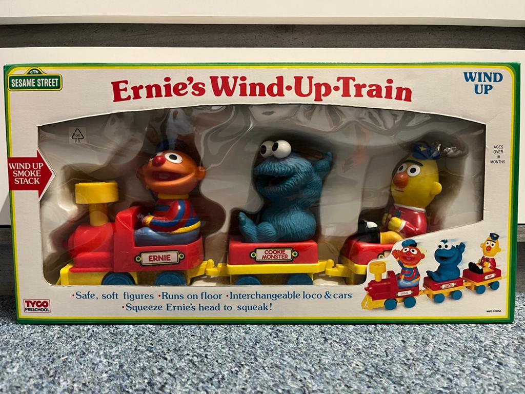Ernie's Wind-Up-Train Sesamstraat Speelgoed Trein, Kinderen en Baby's, Speelgoed | Speelgoedvoertuigen, Ophalen of Verzenden, Nieuw