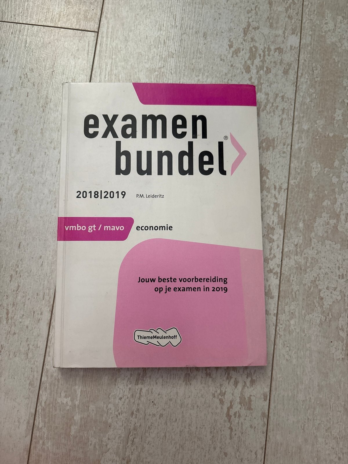 Examenbundel vmbo gt/mavo economie 2018/2019, Ophalen of Verzenden, Zo goed als nieuw, VMBO, Economie