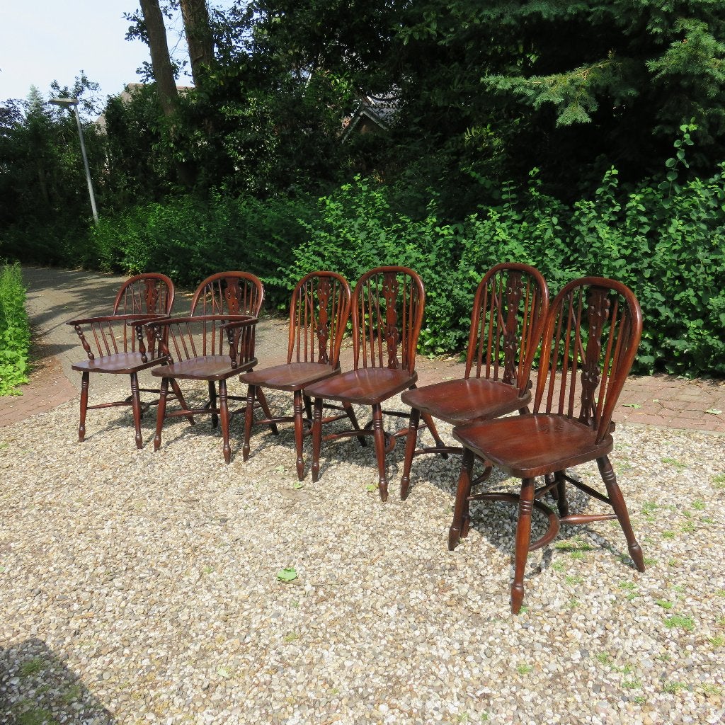 6 Engelse Oude Windsor stijl houten stoelen, 2 armleuningen., Antiek en Kunst, Antiek | Meubels | Stoelen en Banken, Ophalen