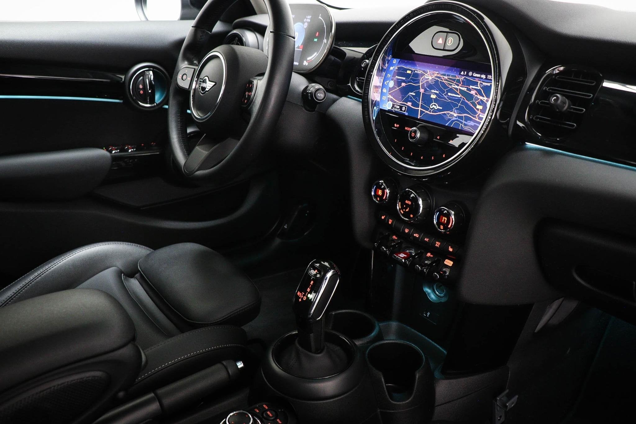 MINI 5-Deurs 1.5 Cooper Business Edition | CLIMA | STOELVERW, Dealer onderhouden, 136 pk, Gebruikt, Met garantie (alle)