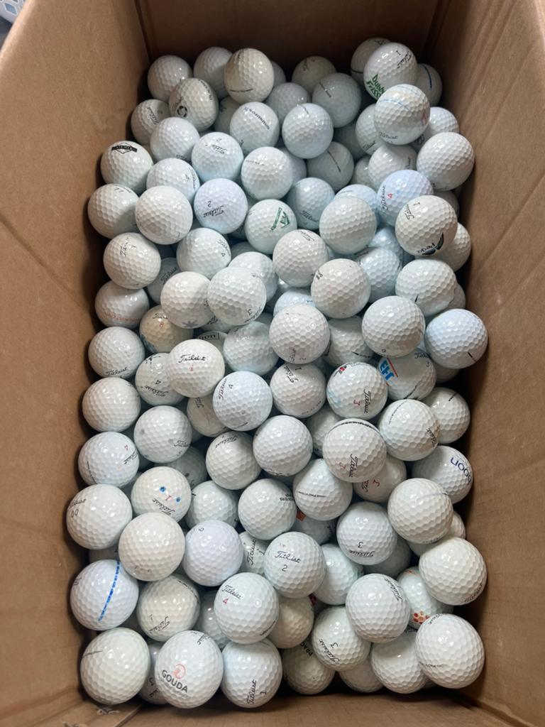 100 Titleist Prov1(x) golfballen prima kwaliteit, Sport en Fitness, Golf, Ophalen of Verzenden, Zo goed als nieuw, Bal(len)
