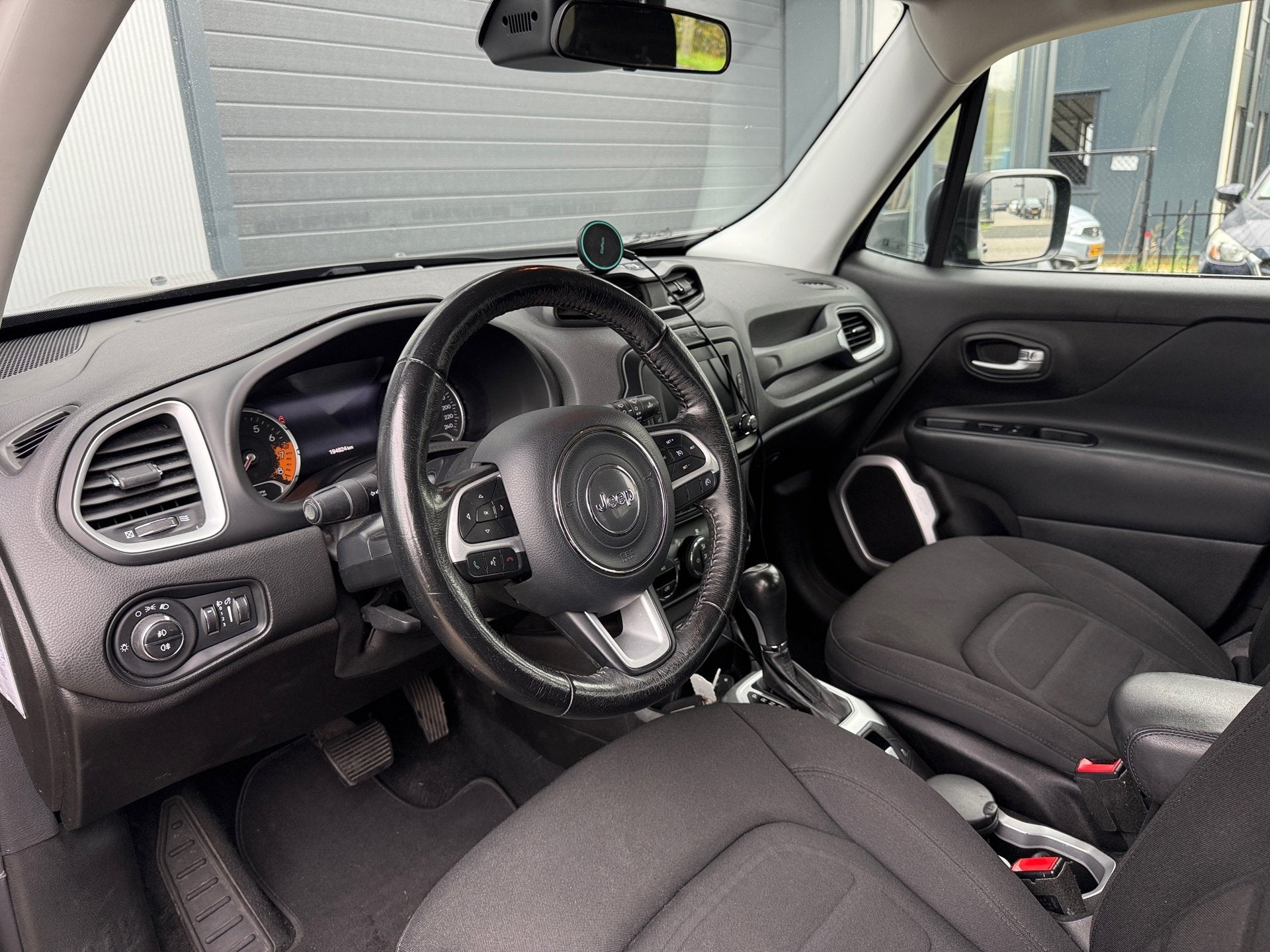 Jeep Renegade 1.4 MultiAir Limited / AUTOMAAT / CAMERA / MAT, Auto's, Gebruikt, 4 cilinders, 600 kg, 1368 cc