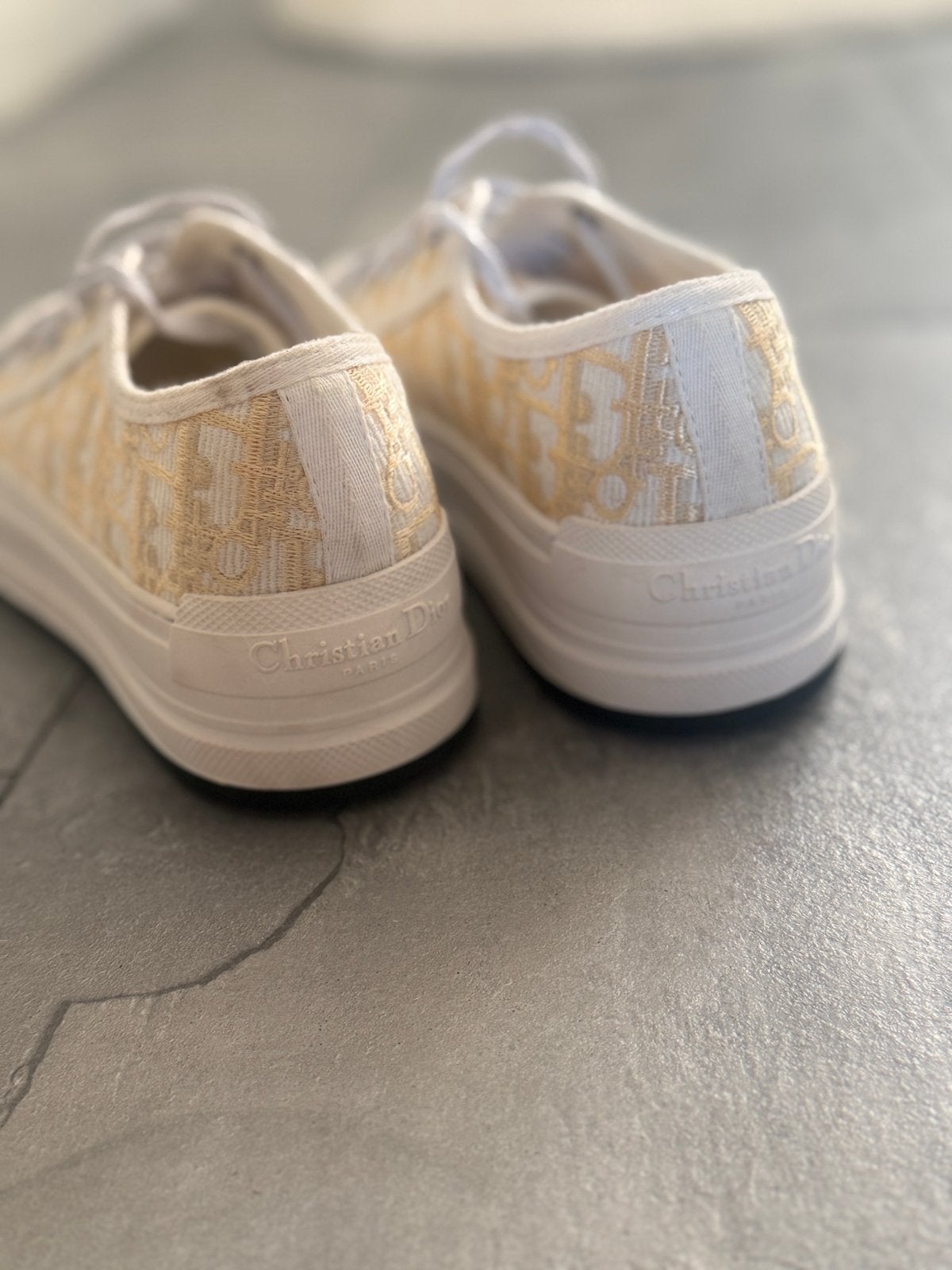 Dior schoenen maat 37, Ophalen of Verzenden, Zo goed als nieuw, Wit, Sneakers of Gympen