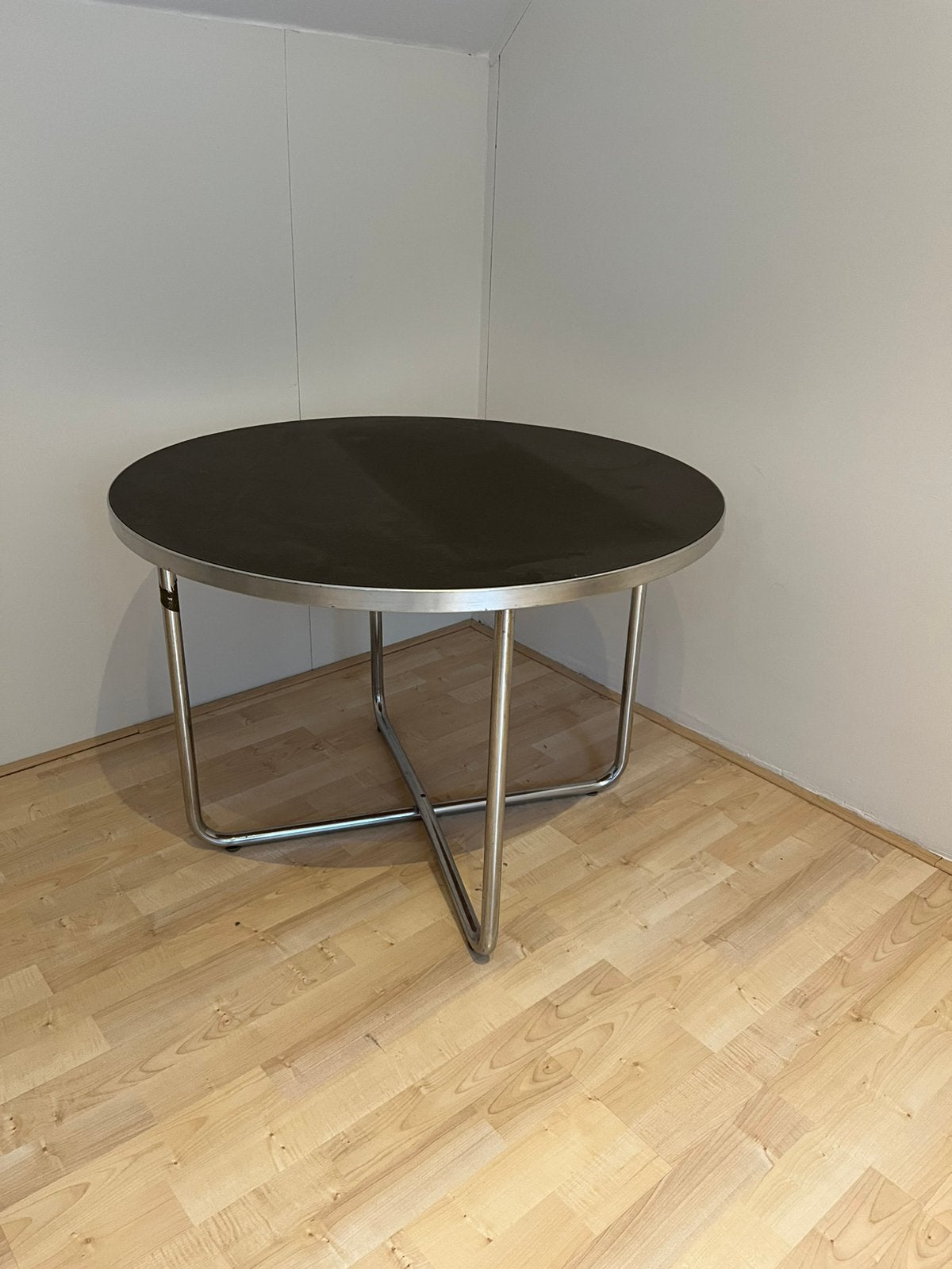 Vintage tafel Gispen stijl, Huis en Inrichting, Metaal of Aluminium, Jaren 50-60, Rond, Zo goed als nieuw