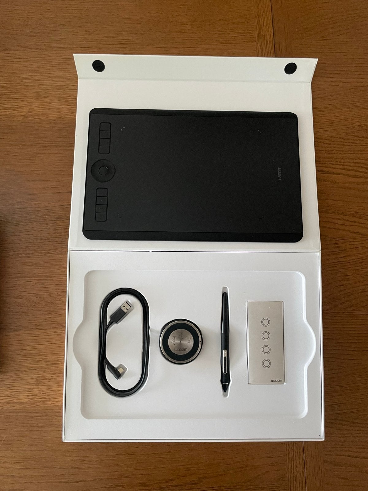 Wacom Intuos Pro tekentablet - als nieuw!, Computers en Software, Tekentablets, Zo goed als nieuw, Draadloos, Multi-touch, Ophalen of Verzenden