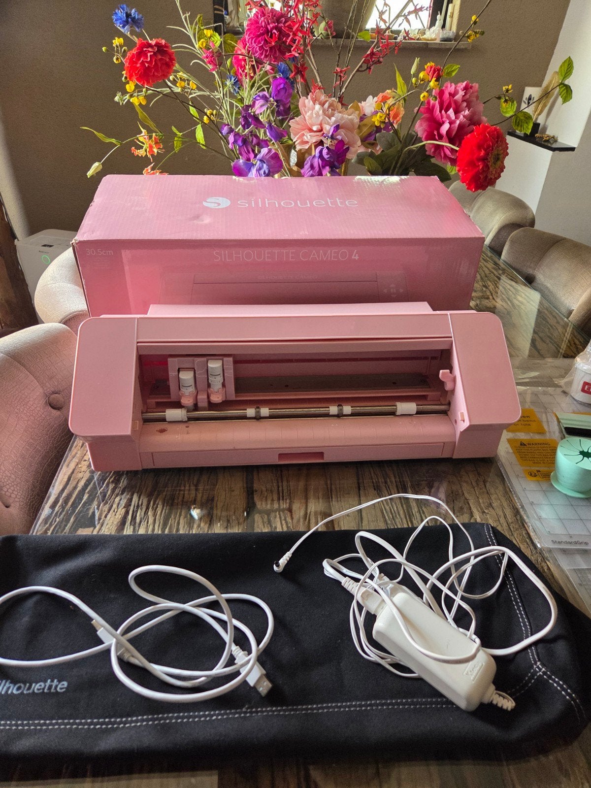 Silhouette Cameo 4 Snijplotter - Roze met veel vinyl en flex, Ophalen of Verzenden, Gereedschap of Toebehoren