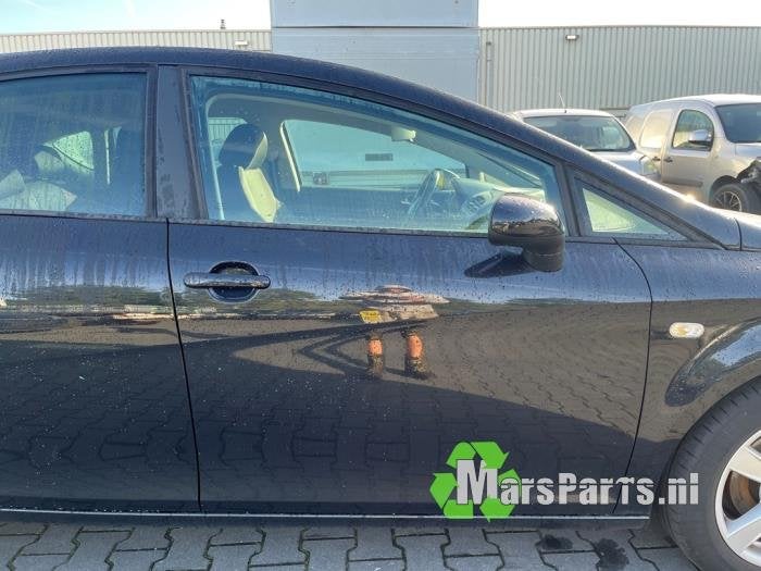 Portier 4Deurs rechts-voor van een Seat Leon (LC9Z)