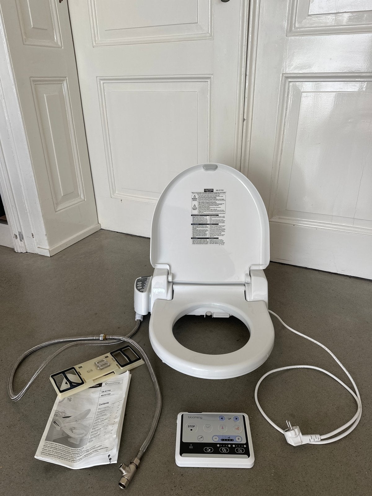 Blooming Bidet Toiletbril NB-R770D met Afstandsbediening, Ophalen, Zo goed als nieuw, Toilet