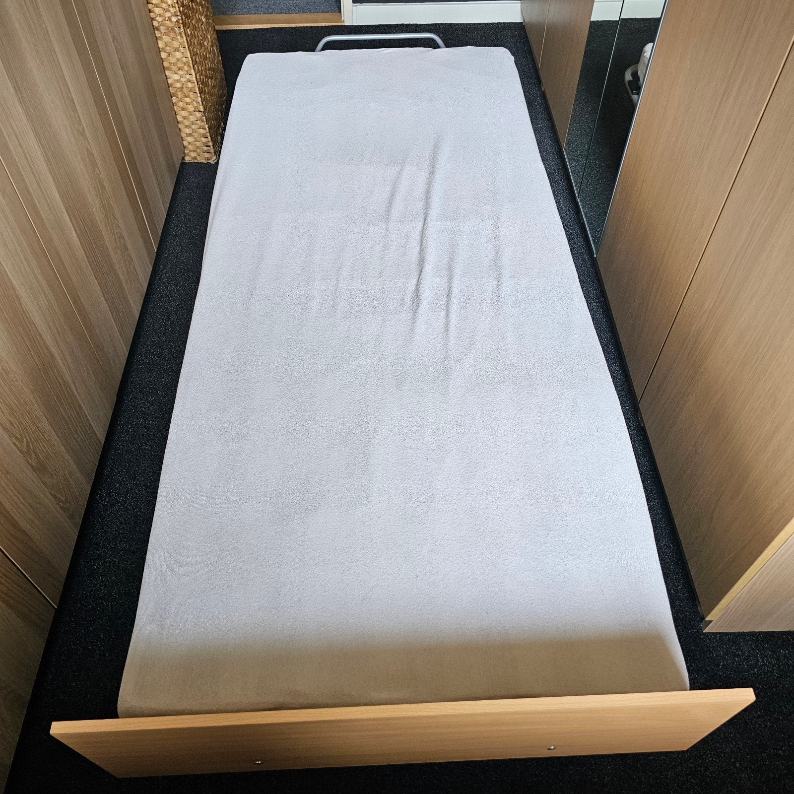 Logeerbed - Opvouwbed 190 x 80 cm, Ophalen, Eenpersoons, 190 cm of minder, Zo goed als nieuw