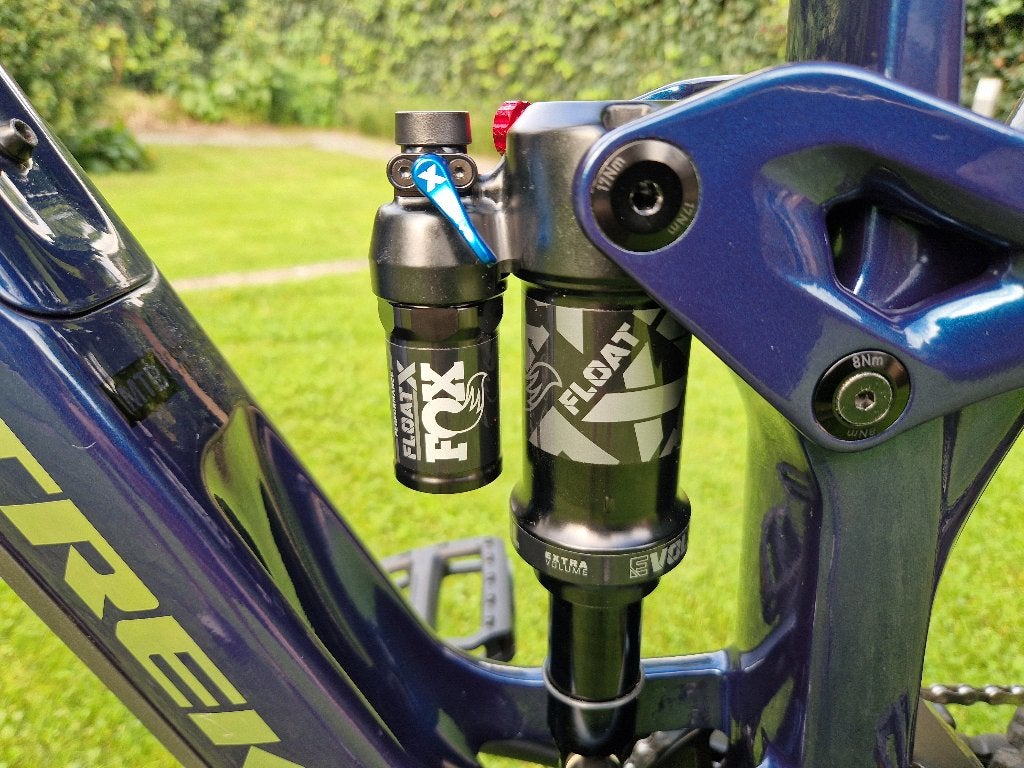 Foto 8 van Trek Fuel EX 9.8 Carbon 29er Fully Mountainbike (Nieuwstaat)
