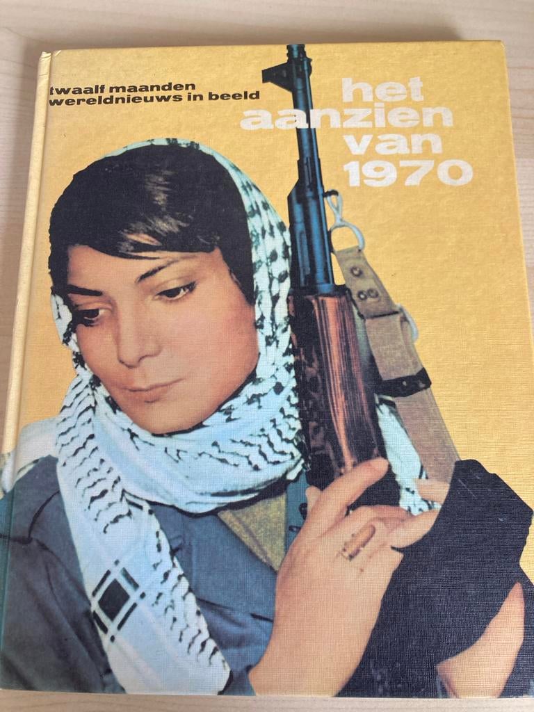 Het Aanzien van 1970 - Twaalf maanden wereldnieuws, Ophalen of Verzenden, 20e eeuw of later, Gelezen
