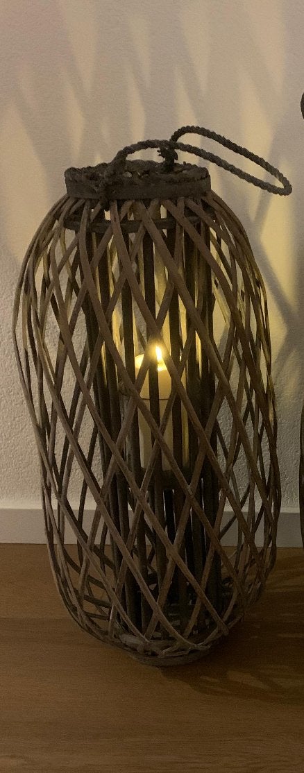 GEZOCHT: Grote rotan lantaarn/kaarshouder - 60 cm hoog, Ophalen, Gebruikt, Natuurlijk materiaal, Bruin