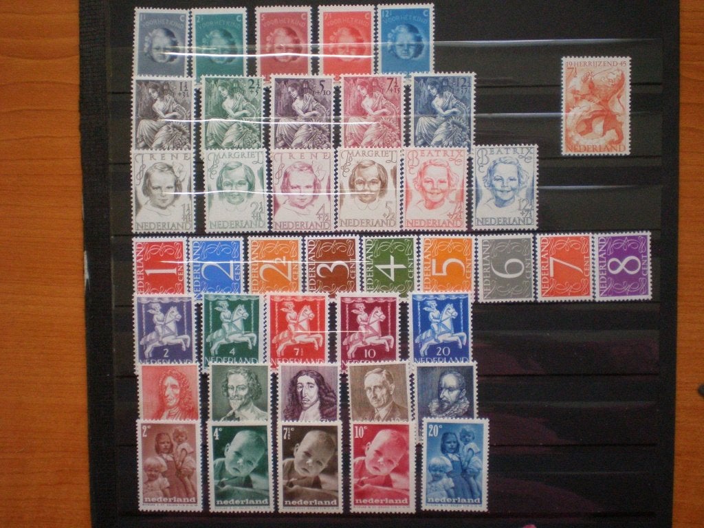 jaargang ( ook per serie) 1945-1947 postfris (V 611)..€ 1,90, Postzegels en Munten, Postzegels | Nederland, Ophalen of Verzenden