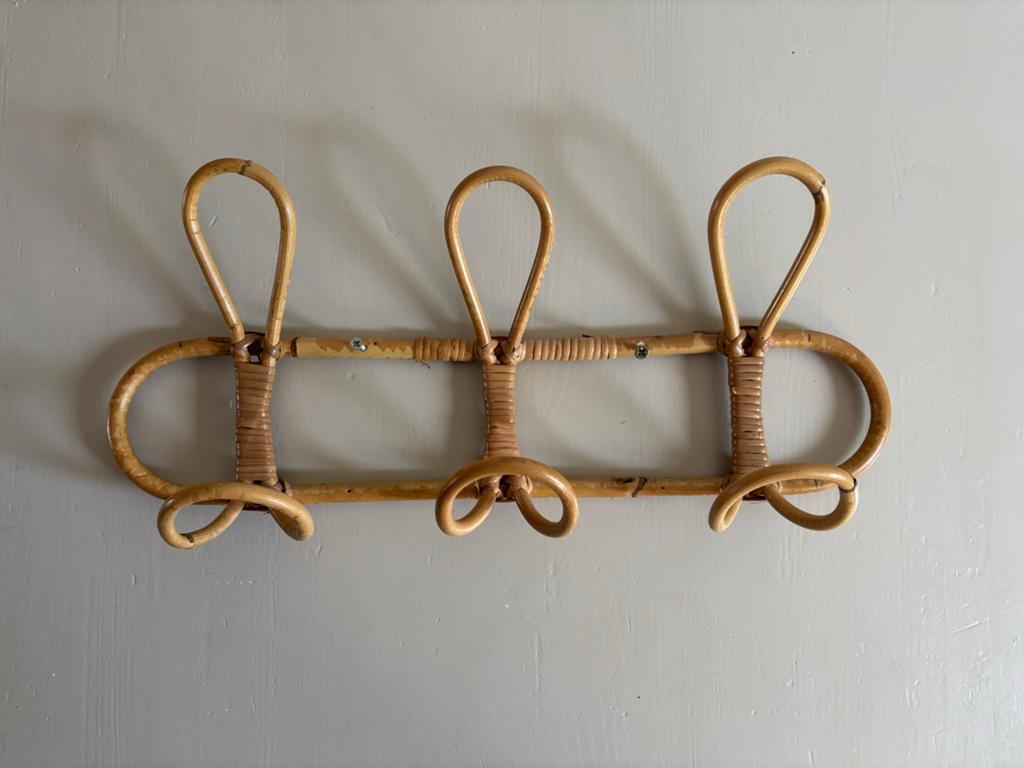 Vintage rotan kapstok met 6 haken | Boho | Jaren 70, Wandkapstok, Overige materialen, Gebruikt, Ophalen of Verzenden