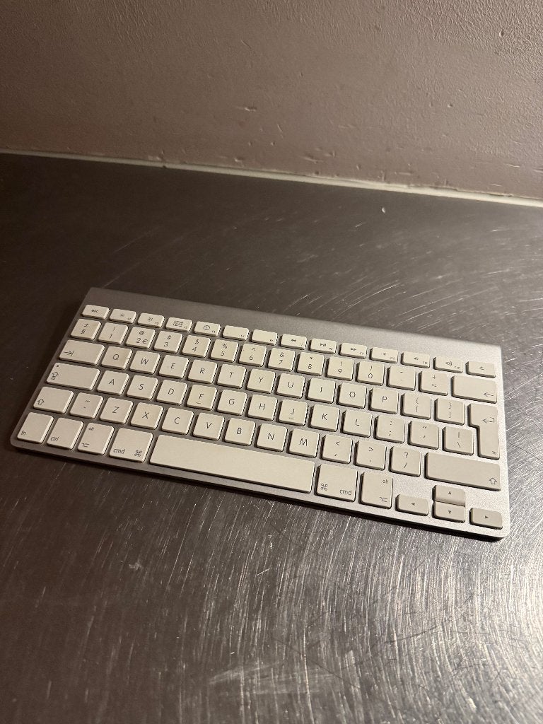 Magic Keyboard, Ophalen of Verzenden, Zo goed als nieuw, Draadloos, APPLE