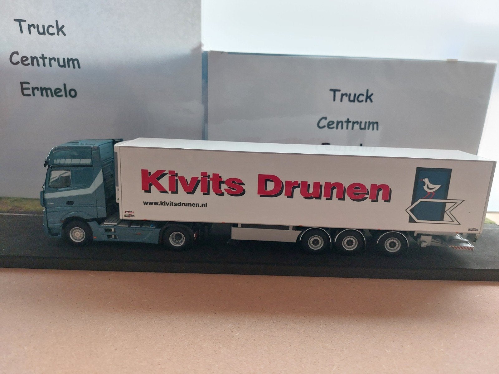 Kivits drunen mercedes benz actros met koeloplegger
Verzendi, Hobby en Vrije tijd, Modelauto's | 1:50, Ophalen of Verzenden, Nieuw