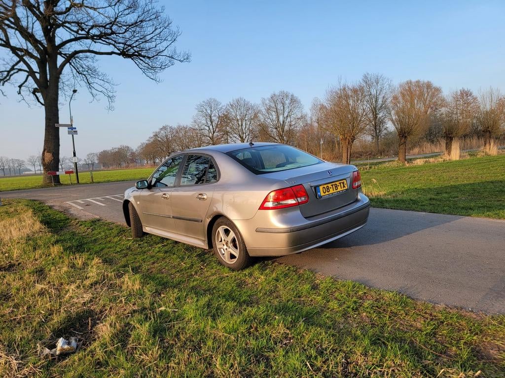 Saab 9-3 1.8 T Sport Sedan 2006 Grijs, Auto's, Saab, Zwart, 4 cilinders, Leder en Stof, Origineel Nederlands