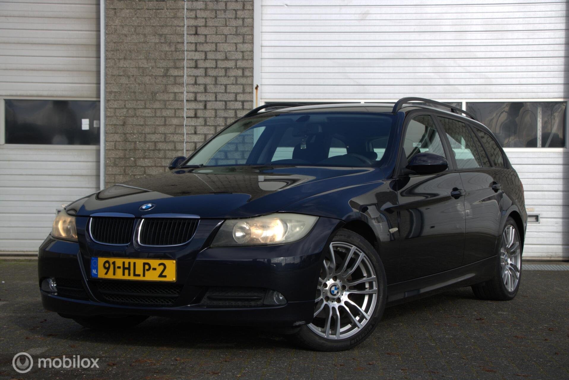 BMW 318i 2.0 Touring 2009 | M-Sportstoelen | 6-bak |, Zwart, Zwart, Origineel Nederlands, Handgeschakeld