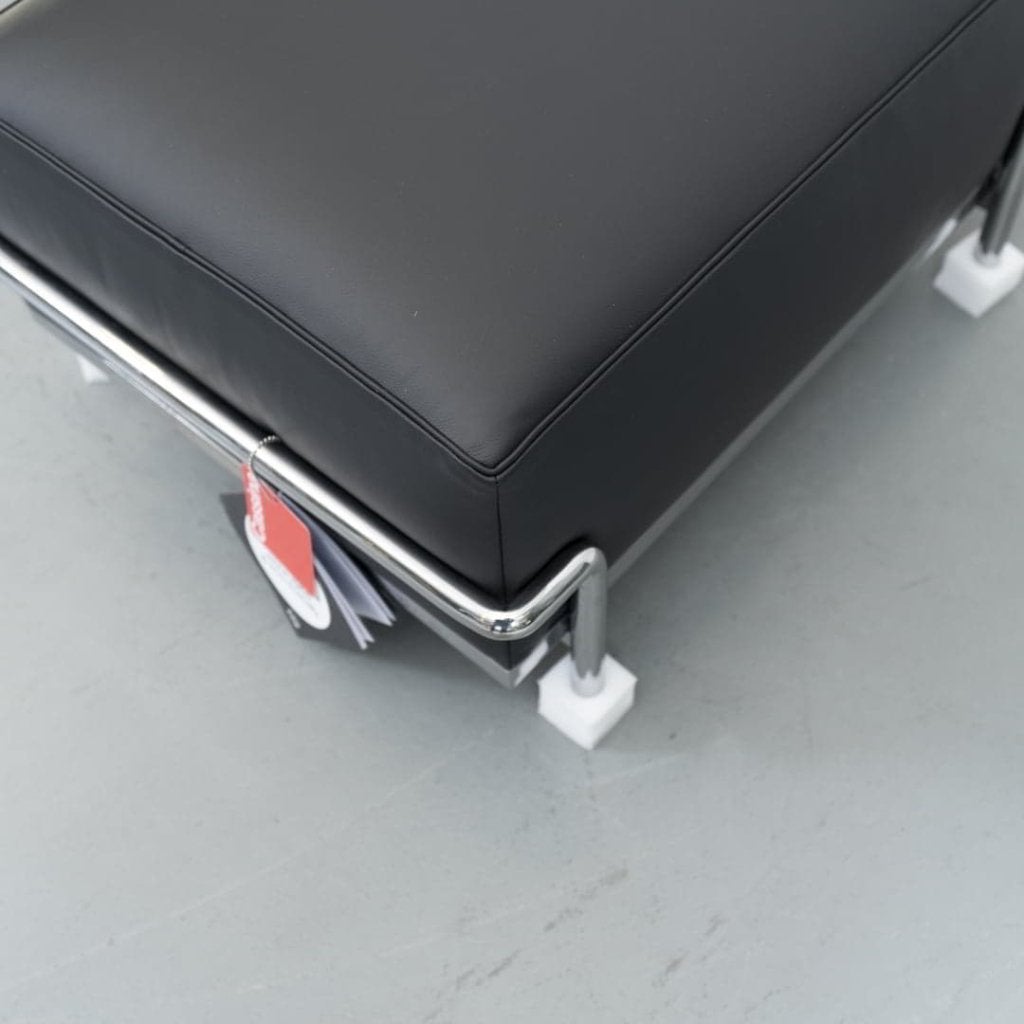 Cassina LC2 Hocker Zwart Leer, Niet ingevuld, Nieuw, Niet ingevuld, Niet ingevuld