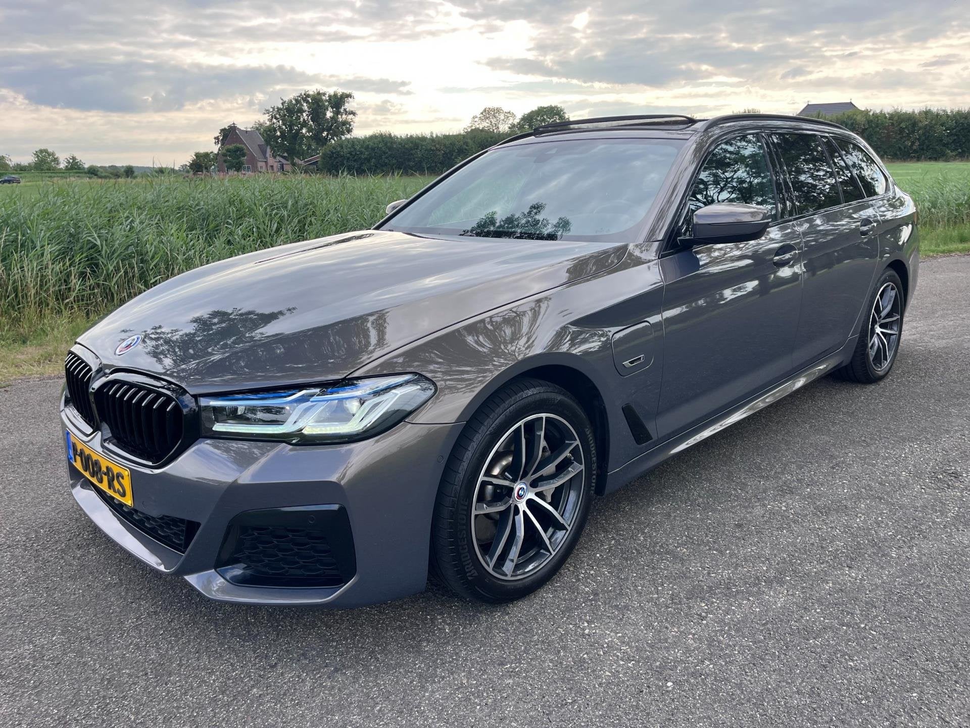 BMW 5-serie Touring 520e M Sport | Panorama |Laser | Trekhaa, Auto's, 1998 cc, Achterwielaandrijving, Gebruikt, Euro 6