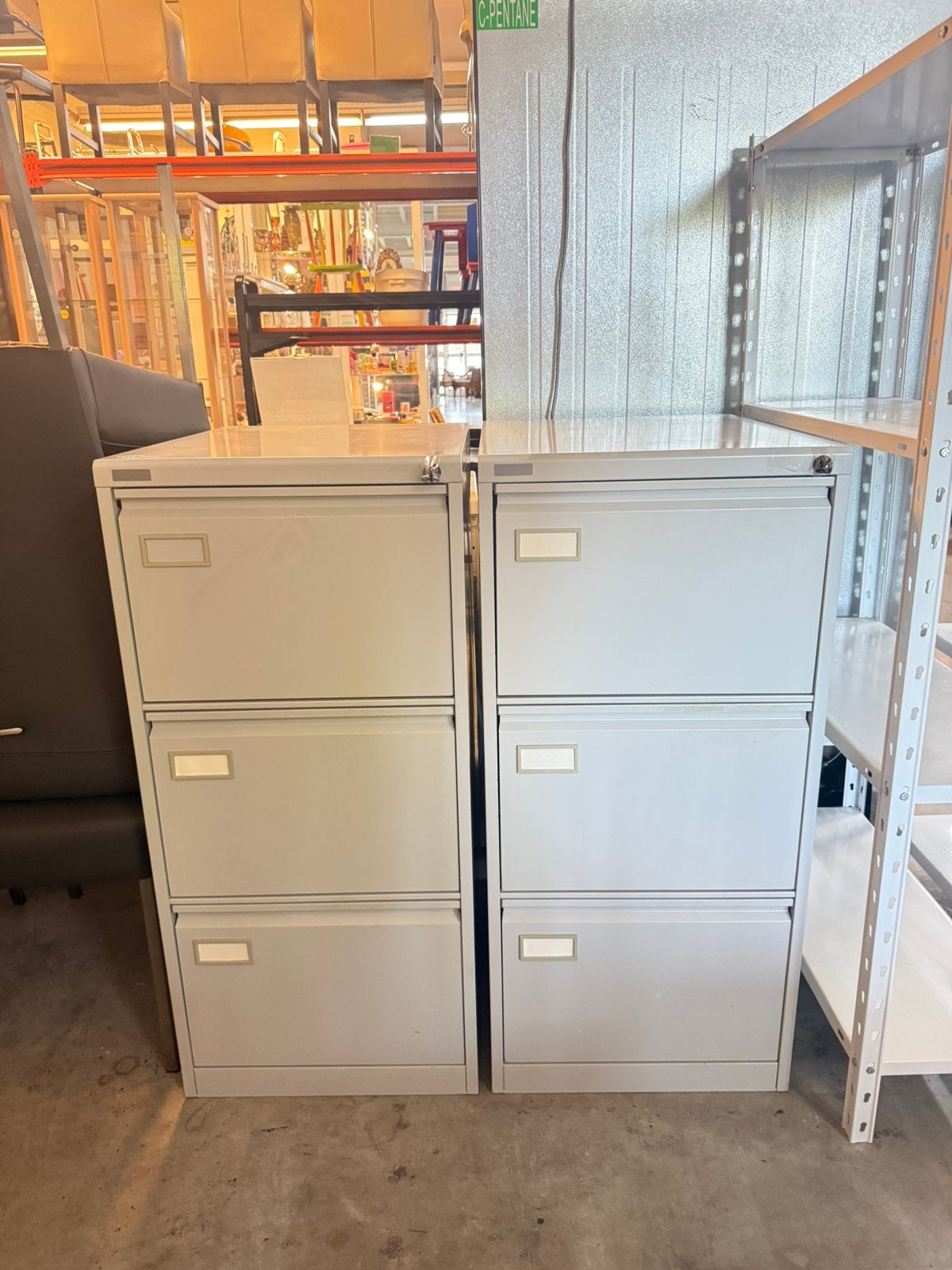 Twee metalen archiefkasten, Huis en Inrichting, Kasten | Roldeurkasten en Archiefkasten, Ophalen, Zo goed als nieuw, 25 tot 50 cm