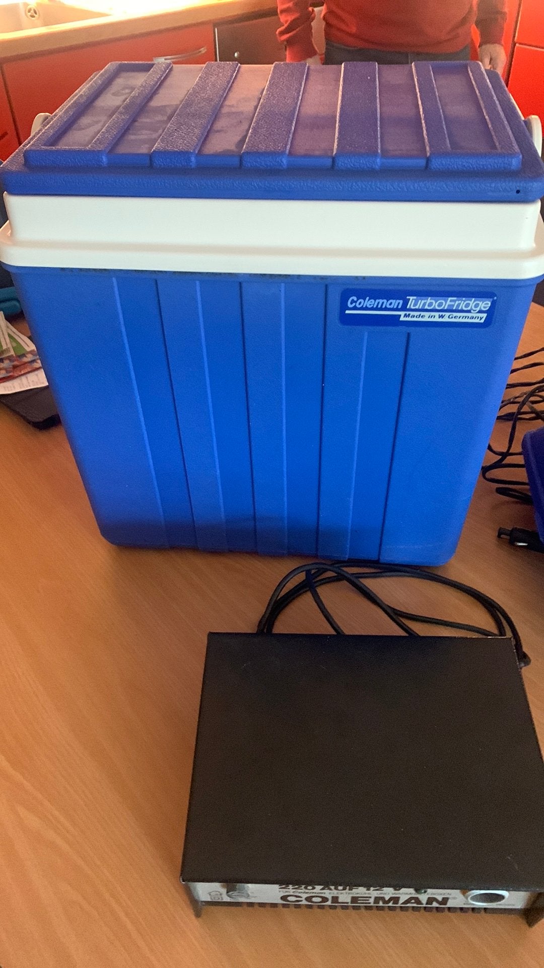 Coleman Turbo Fridge koelbox met omvormer 12 volt en 220, Ophalen of Verzenden, Gebruikt, Elektrisch