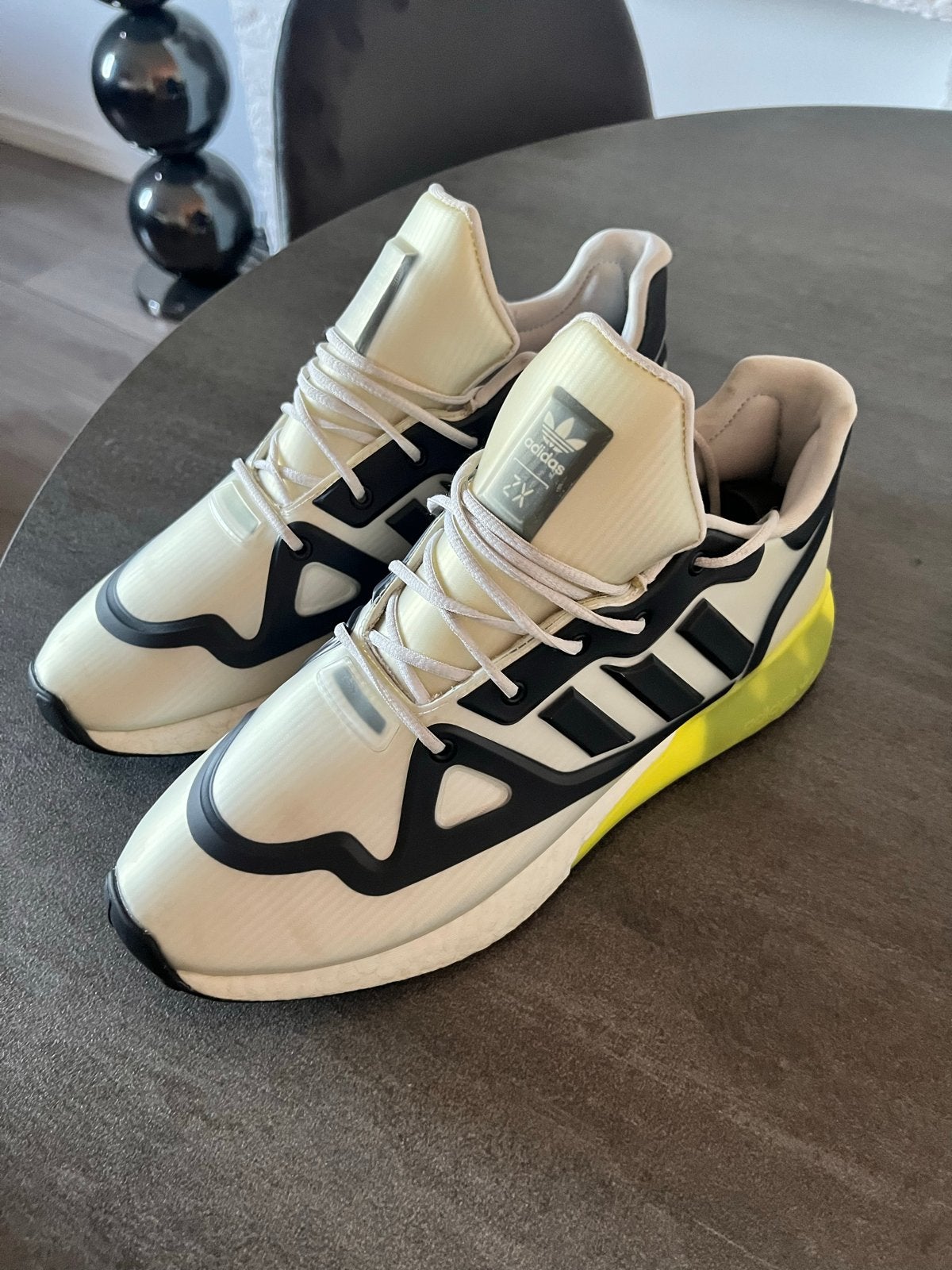 Adidas ZX 2K Boost sneakers - Zo goed als nieuw - Maat 44, Ophalen of Verzenden, Zo goed als nieuw, Overige kleuren, Sneakers of Gympen