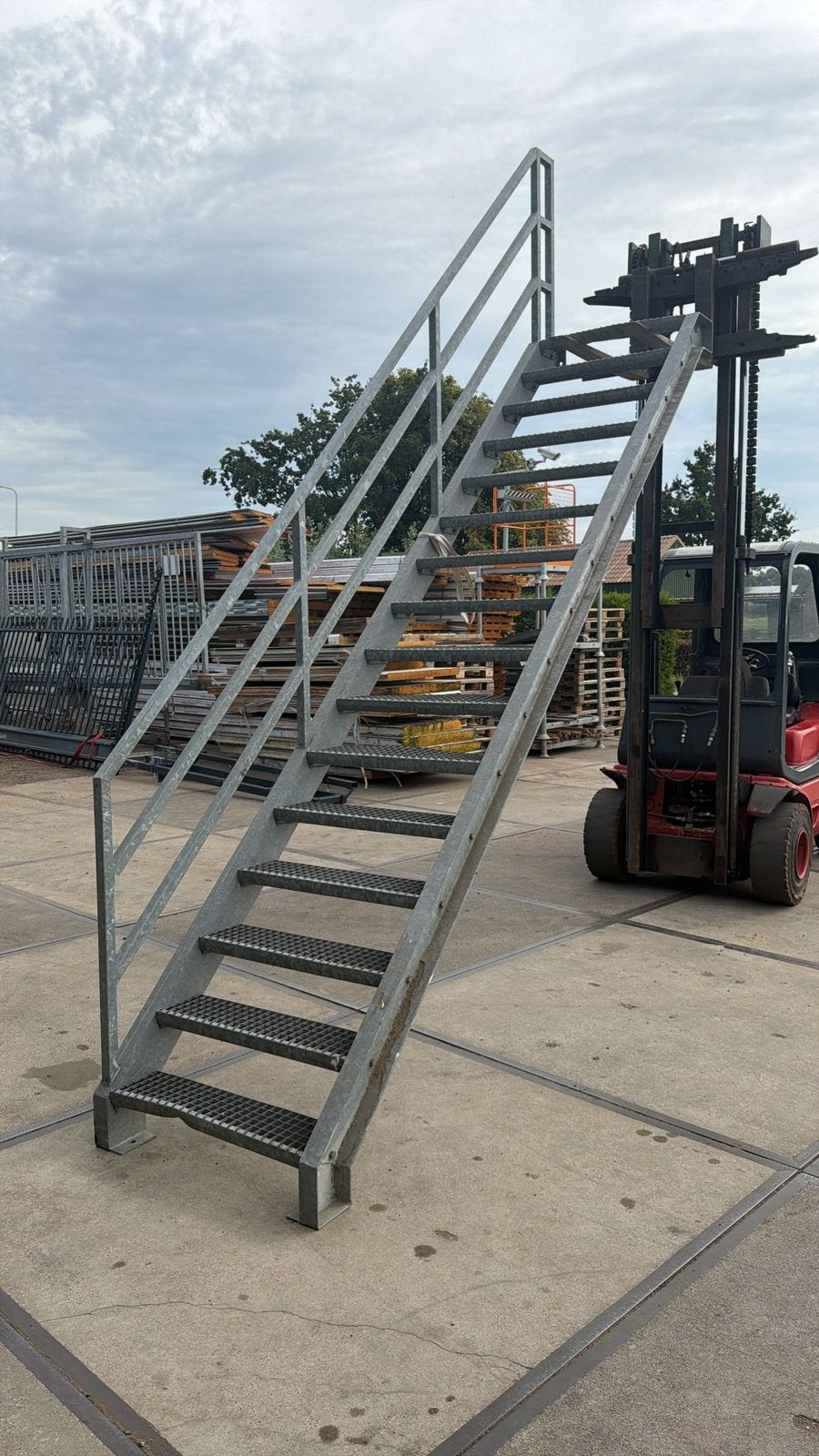 Gegalvaniseerde steektrap bordestrap wenteltrap trap trappen, Ophalen of Verzenden, Zo goed als nieuw, 2 tot 4 meter