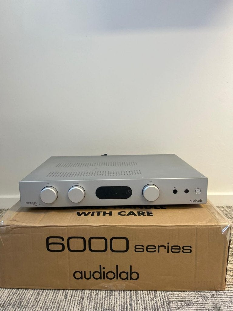 Audiolab | 6000A Play | Versterker/streamer | Zilver, Overige systemen, Niet ingevuld, Ophalen of Verzenden, Zo goed als nieuw