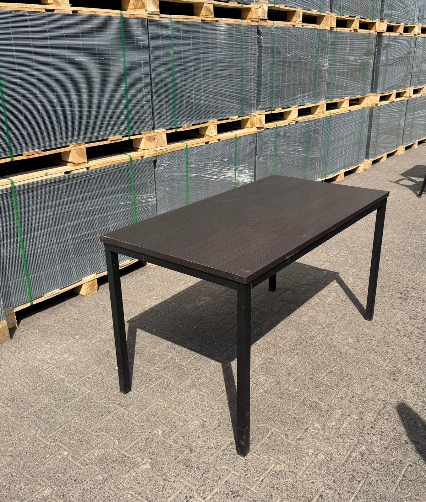 Eettafel / Terrastafel (130X70cm) - Zwart / Donker Houtlook, Ophalen, Gebruikt, ., Tafel
