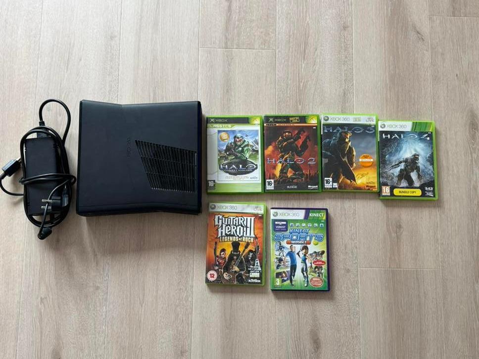 Xbox 360 console met 6 spellen, Spelcomputers en Games, Spelcomputers | Xbox 360, Gebruikt, 250 GB, 360 S, Zonder controller, Met games