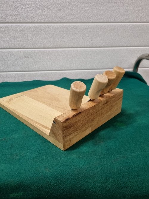Kaasplank met mesjes van hout, Ophalen of Verzenden, 'T Olde Gre-j, Info@toldegrej.nl, Endepoelstraat 20f Didam