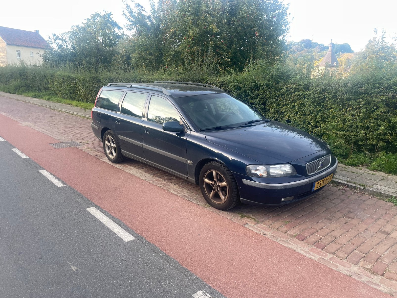 Volvo V70 2.4 170PK AUT 2001 Blauw, Auto's, 1800 kg, Blauw, Stationwagon, 2435 cc