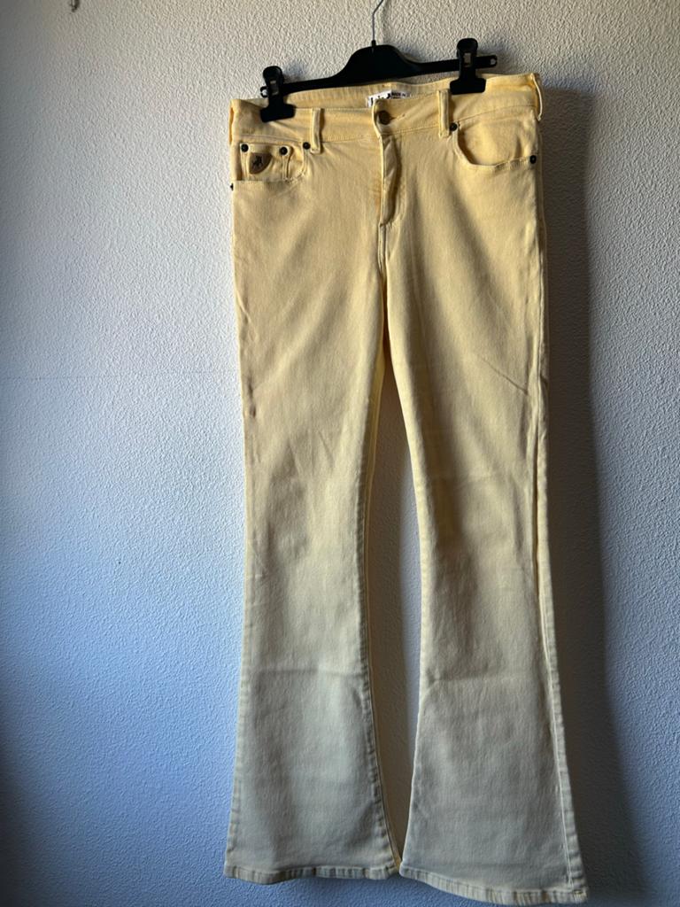 Lois Jeans Geel Maat 29/L 32, Ophalen of Verzenden, Overige kleuren, W28 - W29 (confectie 36)
