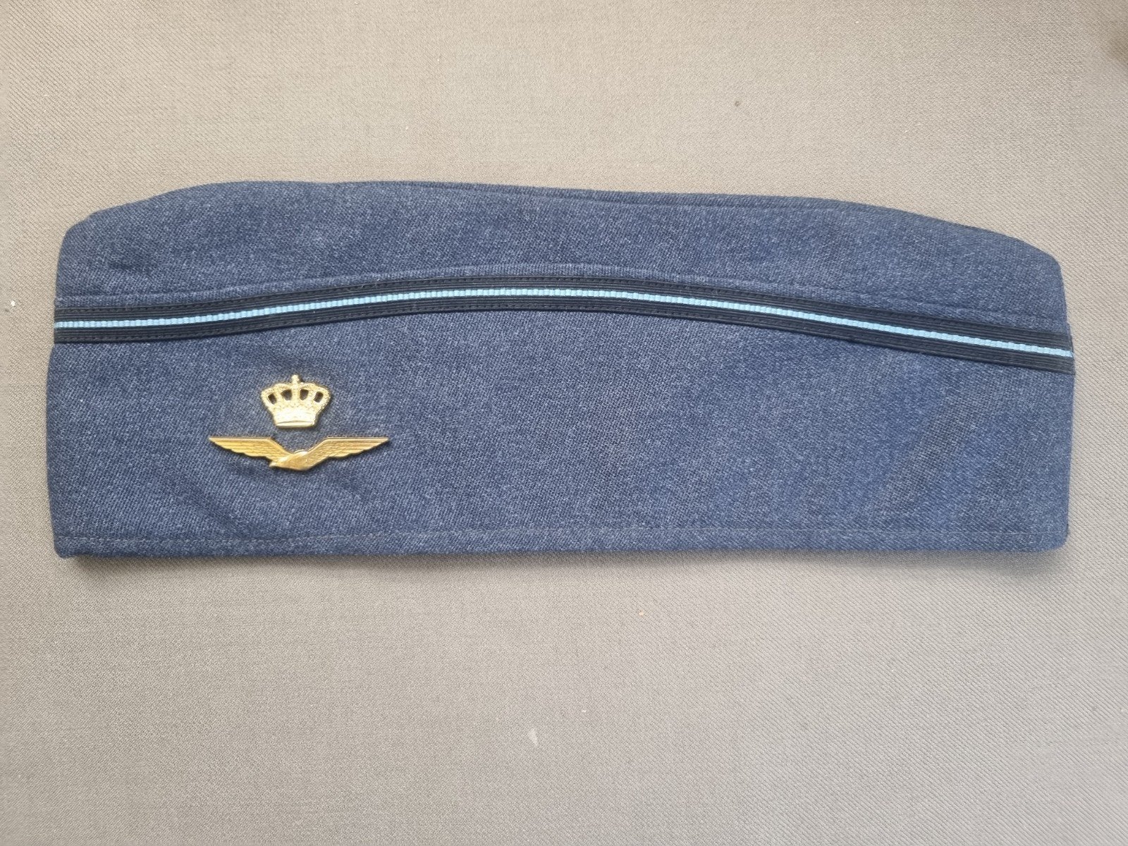officiers schuitje  / veldmuts KLU, Ophalen of Verzenden, Luchtmacht, Nederland, Embleem of Badge