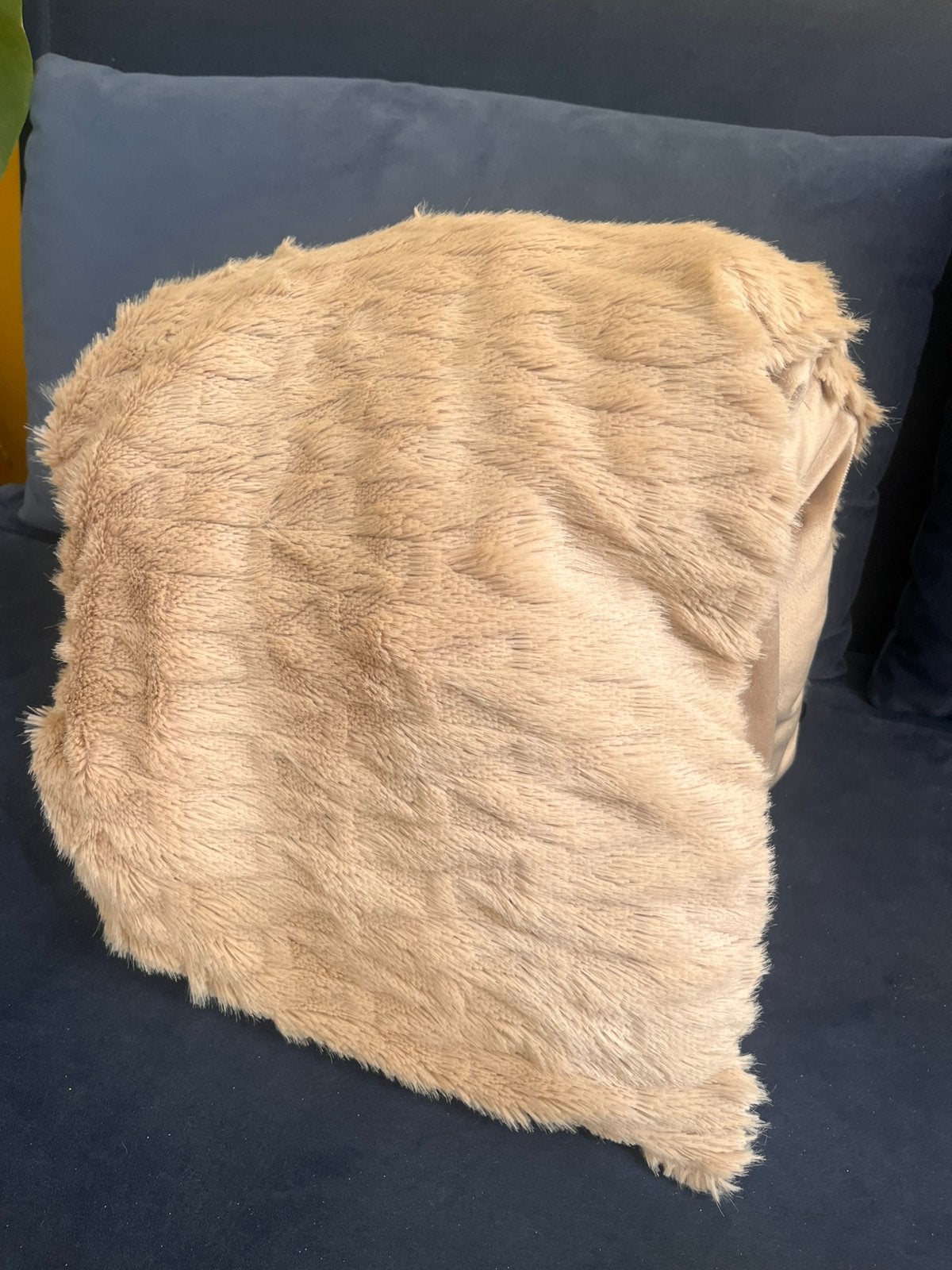 Goud/beige teddy multi kussen van Gusta - 3 stuks nieuw, Ophalen of Verzenden, Zo goed als nieuw, Beige, Vierkant