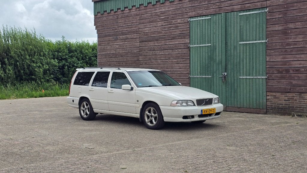 Volvo V70 2.5 T AUT 1997 Wit, Auto's, Volvo, Zwart, Wit, Stationwagon, 2435 cc