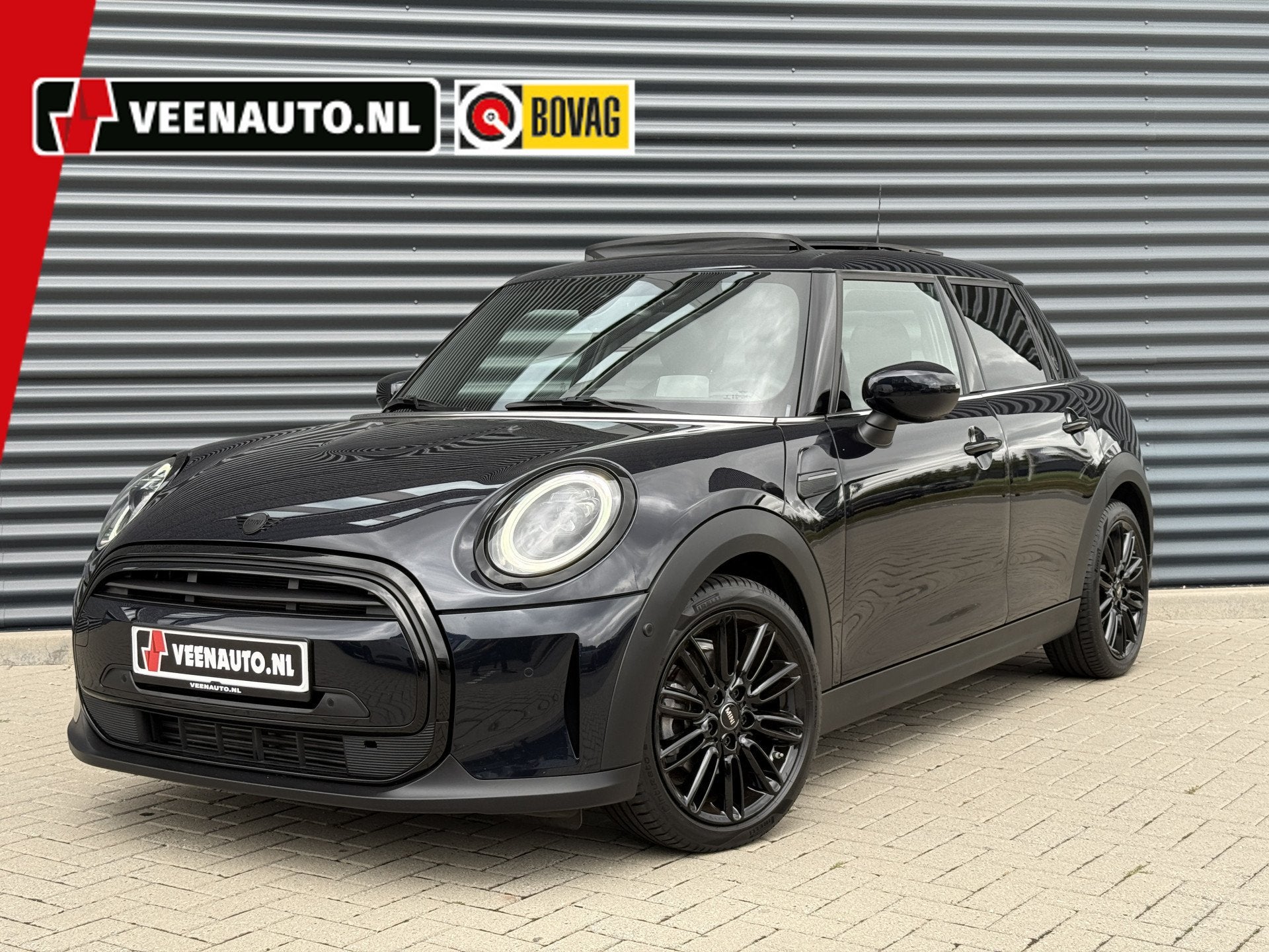 MINI 5-deurs 1.5 Cooper Yours Pano/Leder/Apple/Camera, Auto's, Automatische klimaatregeling, 136 pk, Gebruikt, Blauw