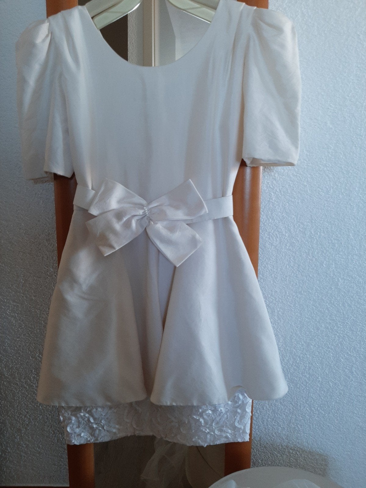 Trouwjurk (kort model), Kleding | Dames, Ophalen of Verzenden, Zo goed als nieuw, Maat 38/40 (M), Carnaval
