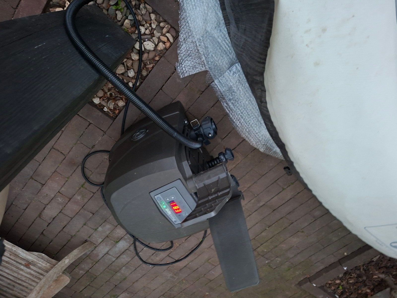 Pomp opblaasbare jacuzzi, Ophalen of Verzenden, Zo goed als nieuw, Elektrisch