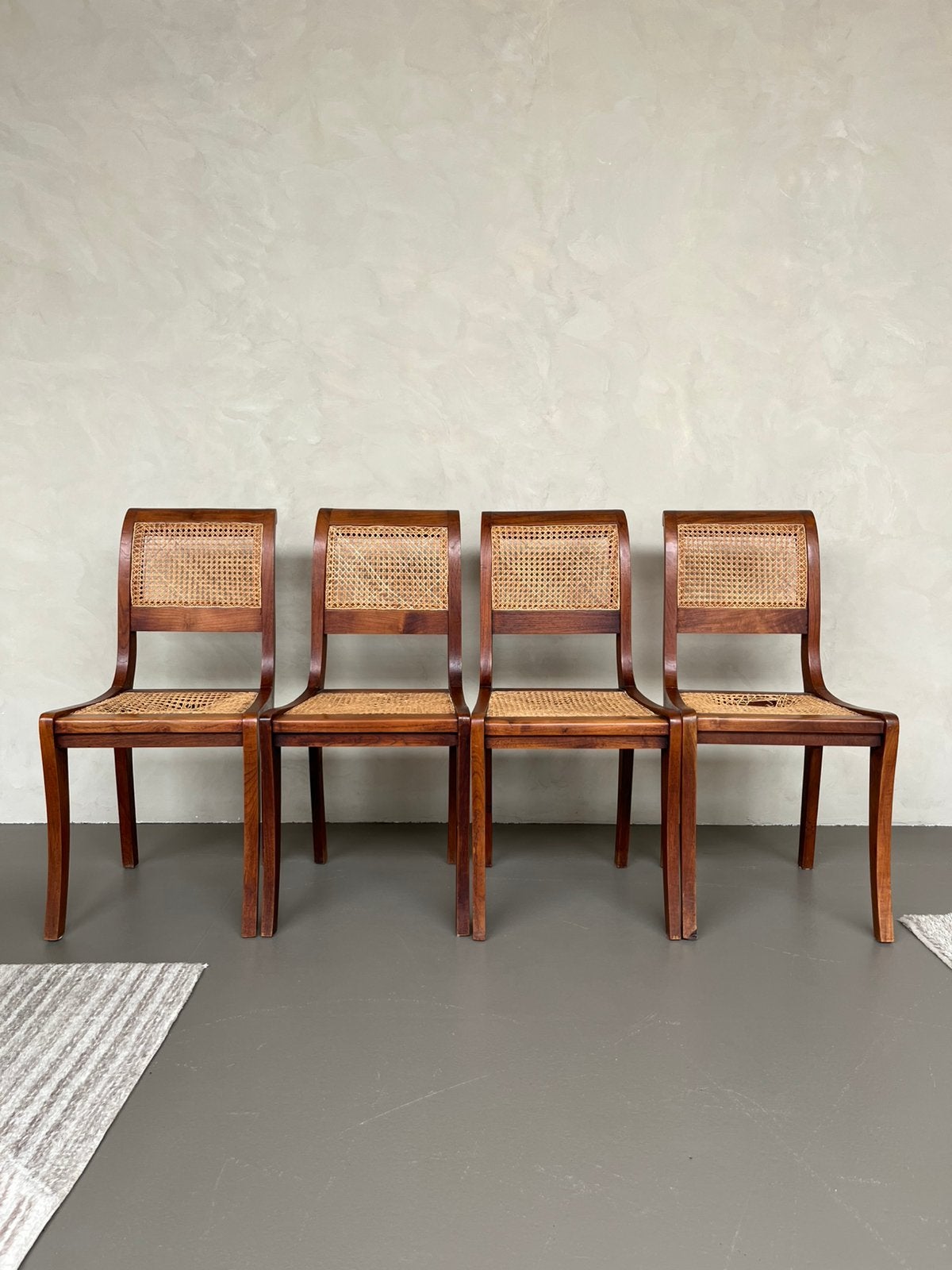 4x houten stoelen met rotan / webbing, Ophalen, Gebruikt, Bruin, Hout