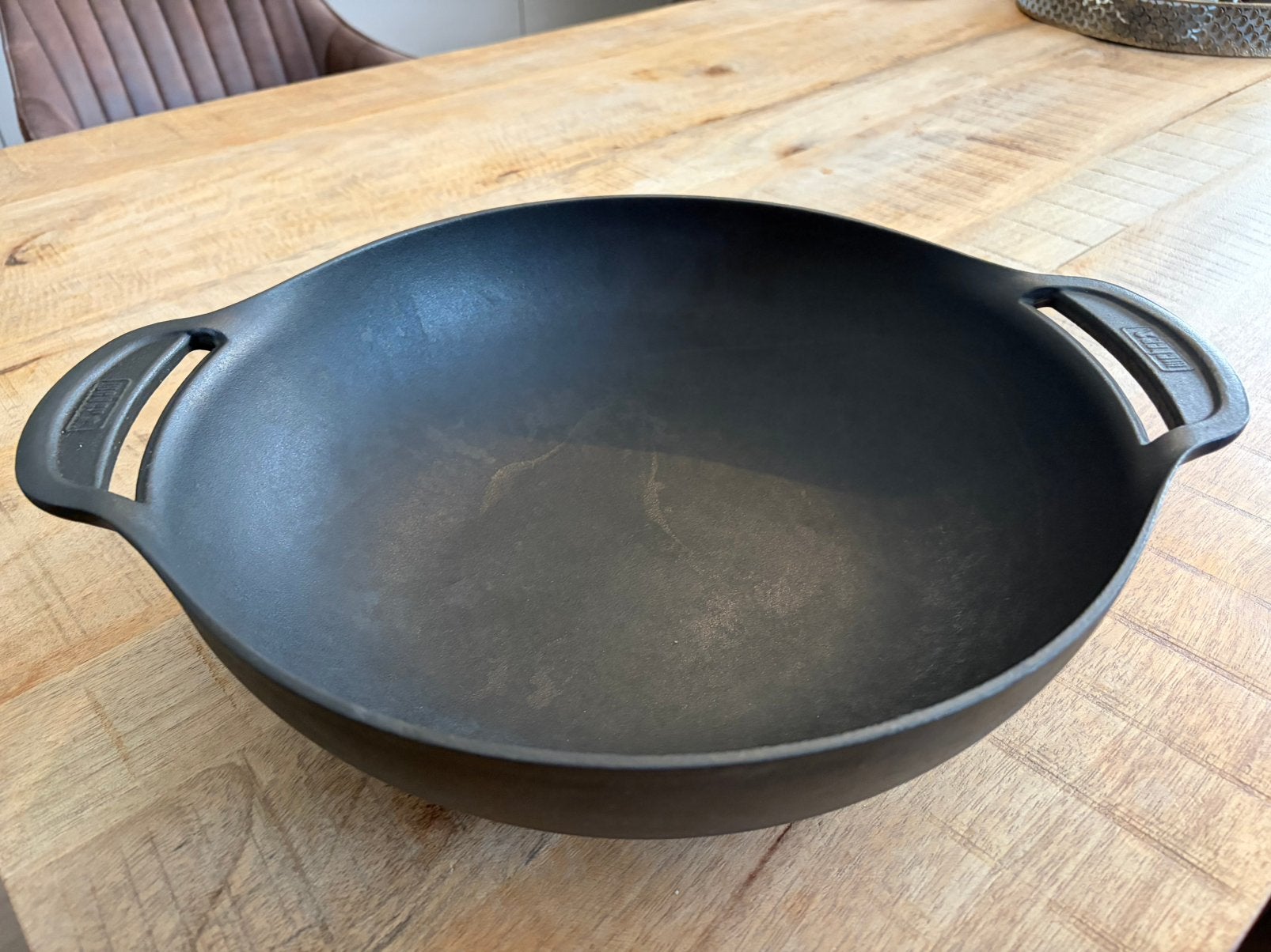 Weber gietijzeren wokpan + deksel, Ophalen of Verzenden, Zo goed als nieuw, Gietijzer, Wok