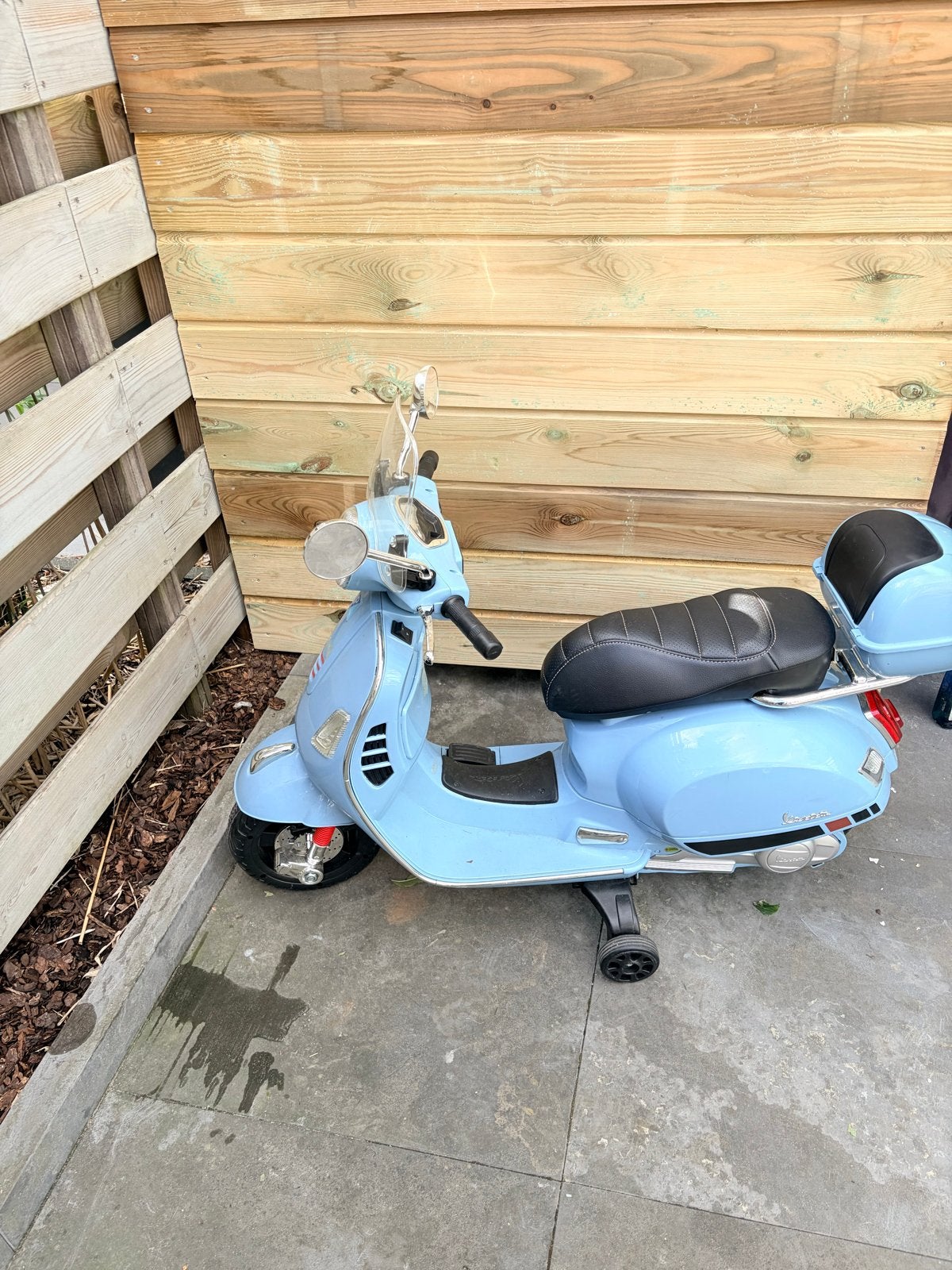 Kinder elektrische Vespa scooter - gebruikt, Ophalen, Gebruikt